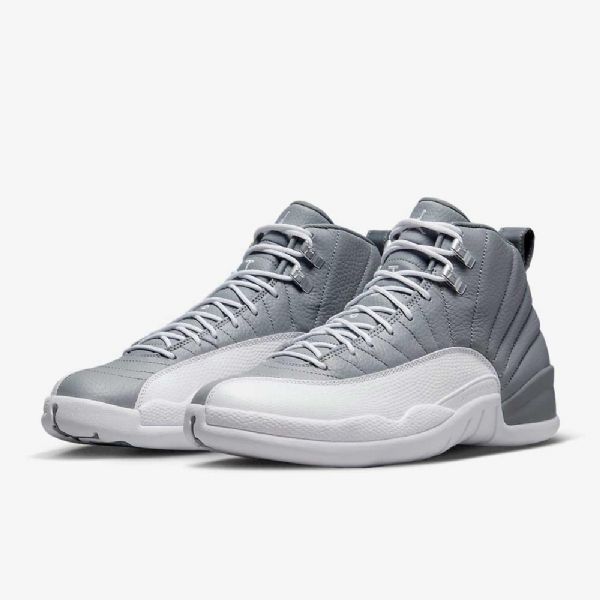 Nike Air Jordan 12 Retrokengät Miehille Harmaa Valkoinen