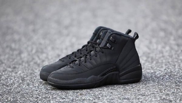 Nike Air Jordan 12 Talvikengät Miehille Musta