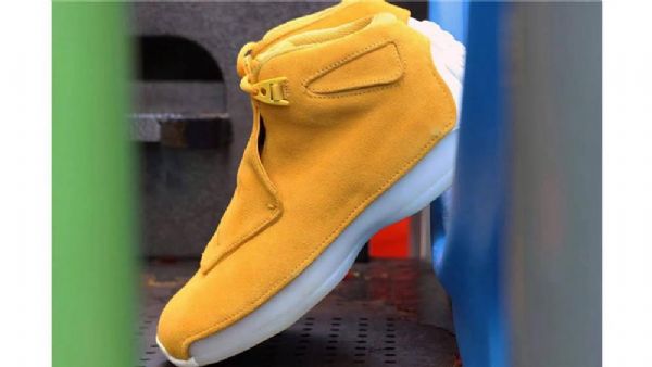 Nike Air Jordan 18 Mokkanahkaiset Miesten Kengät Keltainen